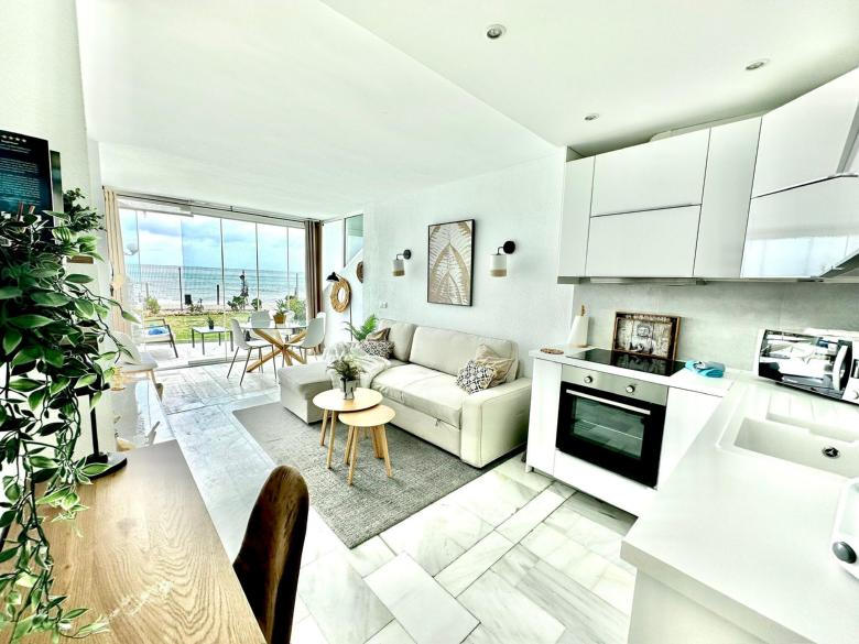 Aguamarina IV Frontline Beach, Direct Sea Views *POOL* - EaW Homes