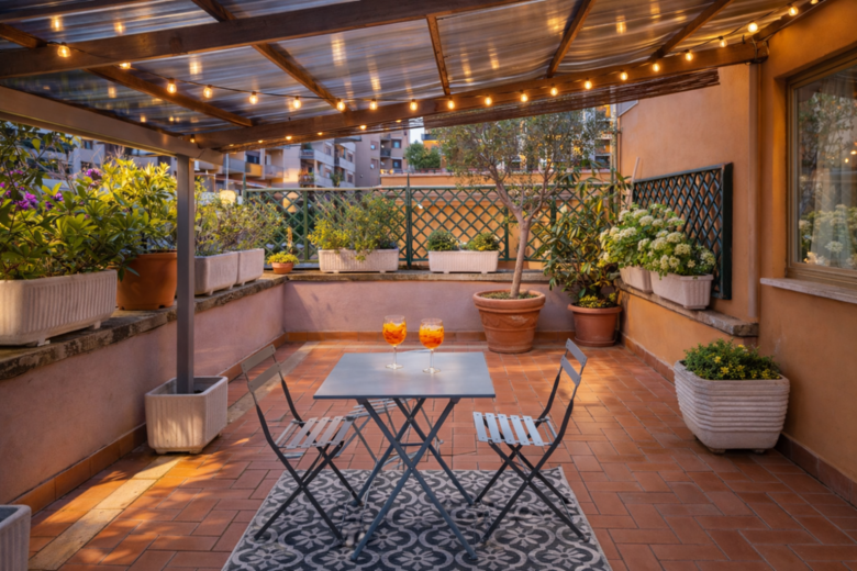 B1 - The Trastevere Rooftop Suite - Spa & Skyline View 