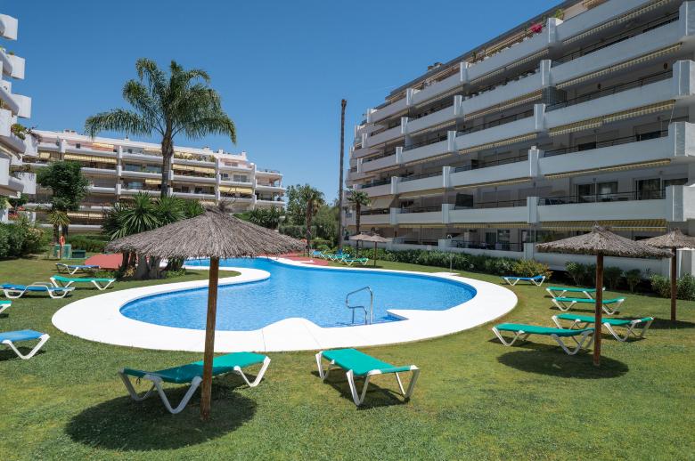 Vistas al golf y piscina en Guadalmina Marbella