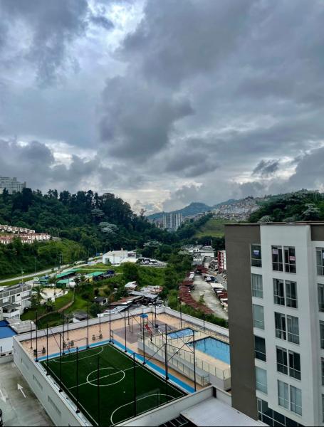 Comodo Apartamento cerca a Cable Plaza