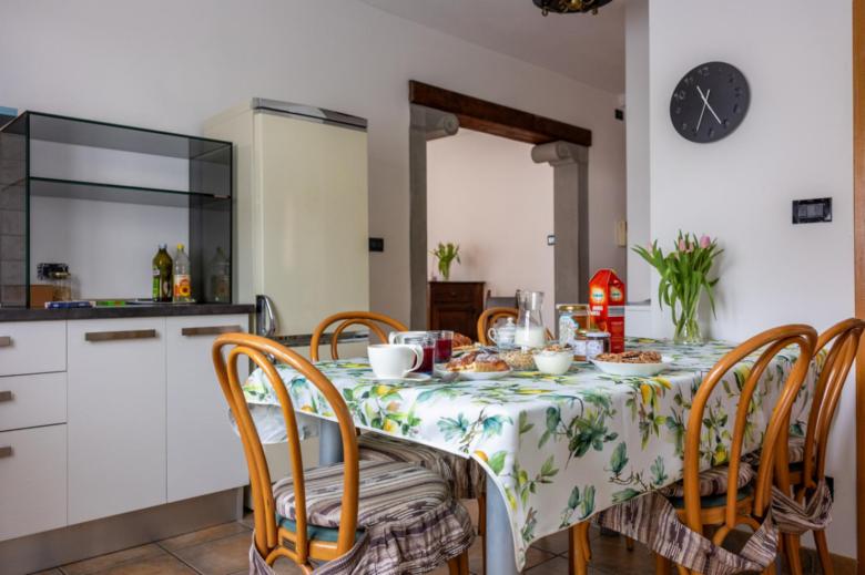 Mara House, Fino del Monte Ospitar