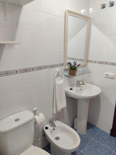 Mina42 by 7Escalones