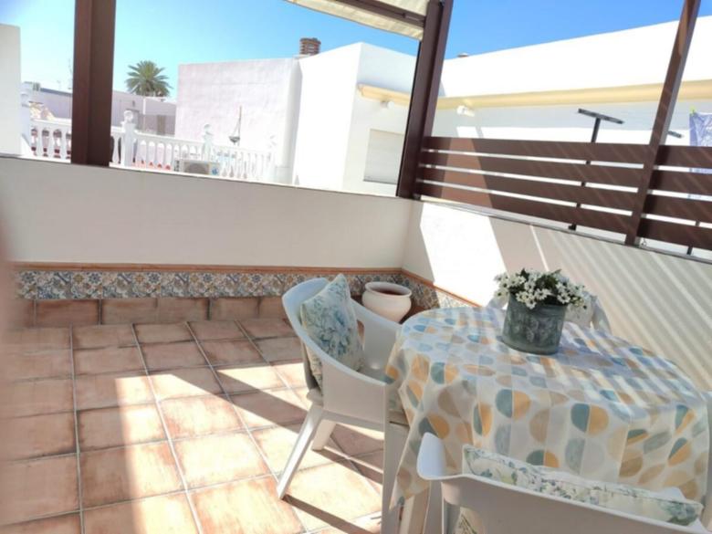 Mina42 by 7Escalones