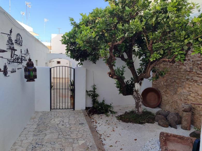 Mina 25 by 7Escalones