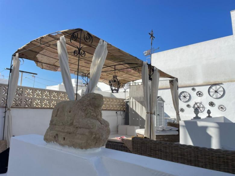 Mina 25 by 7Escalones