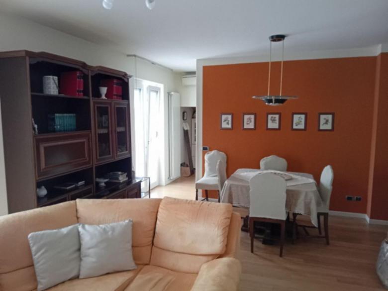 Casa Vincy, Costa Volpino Ospitar