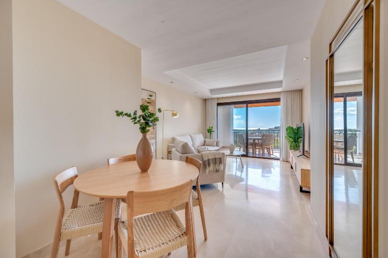 Vistas espectaculares en La Quinta Suites cerca de Puerto Banús