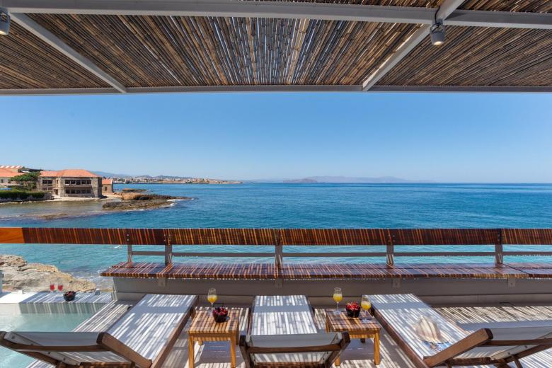 Kormoranos & Hydrobates Villa