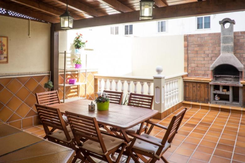 AMAZING DUPLEX with Barbecue