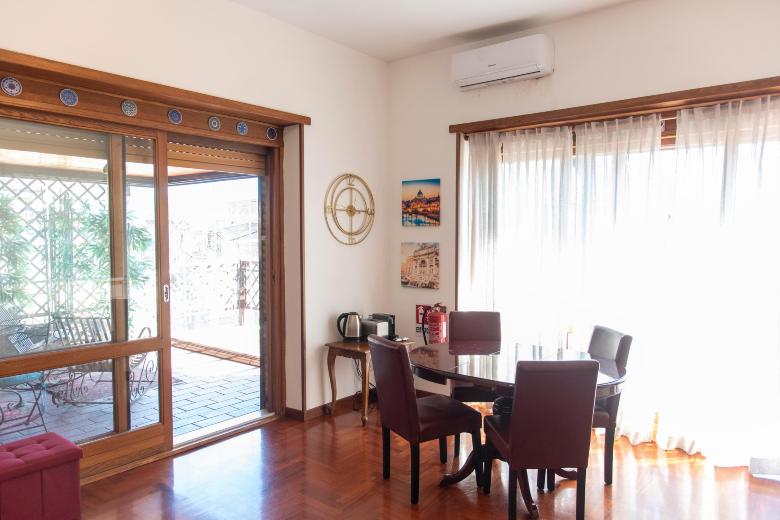 Lovely Terrace Aurelia