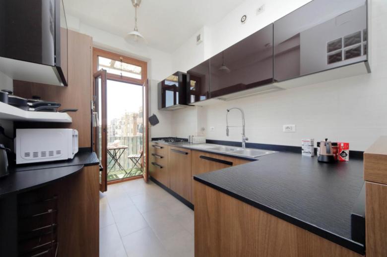 Stazione Trastevere 3BR Flat by Flatinrome