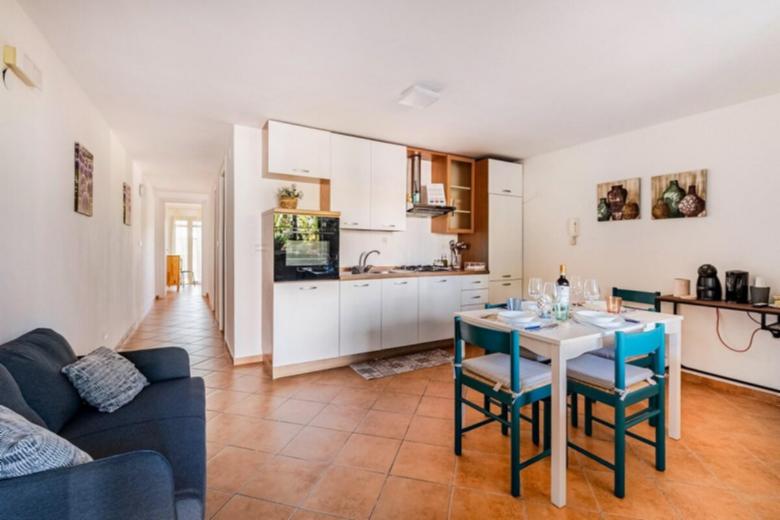 1 Trilocale per Famiglie a Siracusa (Ognina) in Villa
