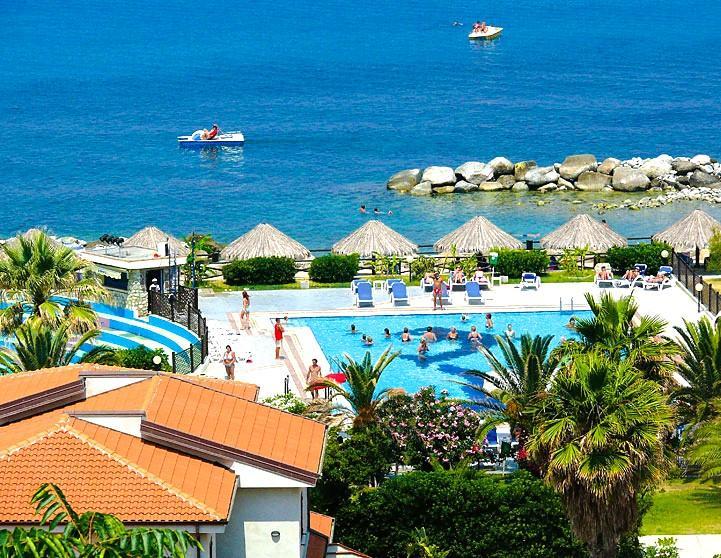 Life Resort Robinson Torre Ruffa Beach