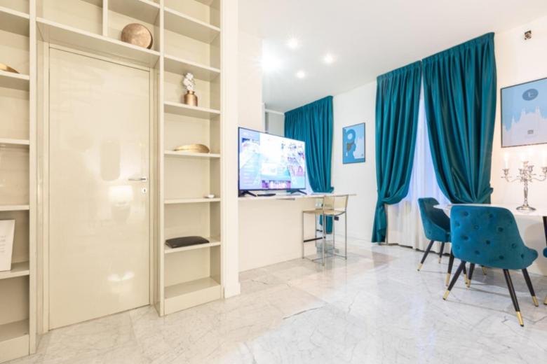 Borgonuovo - Monte  Napoleone Split-level Terrace Apartment