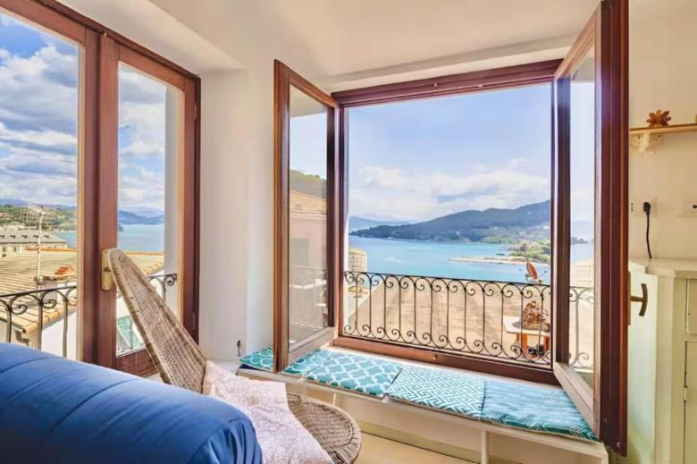 Sea view - in the historic center of Portovenere