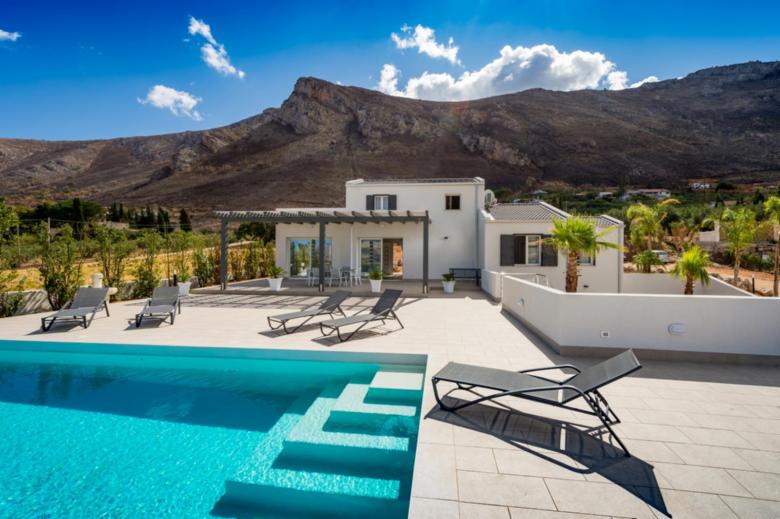 VILLA BIANCOLILLA