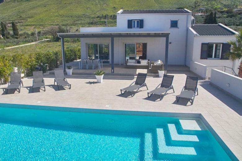 VILLA BIANCOLILLA