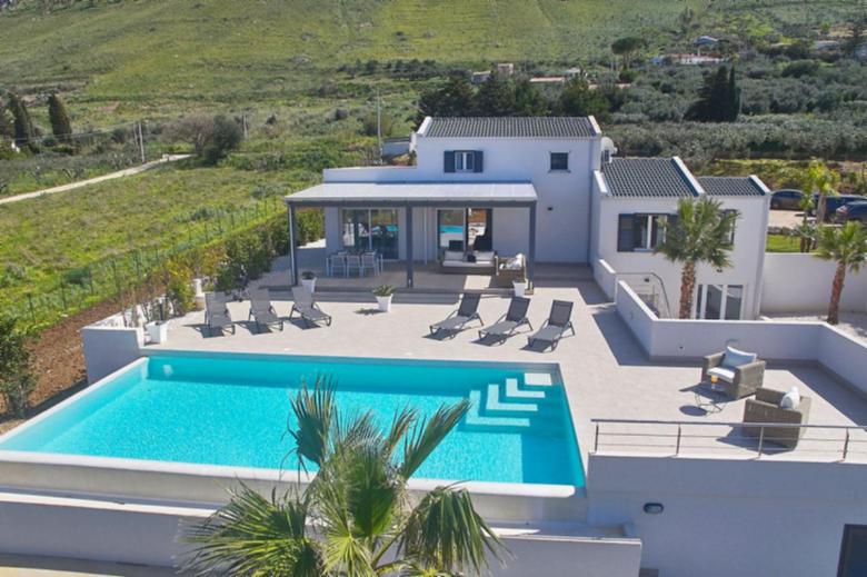 VILLA BIANCOLILLA