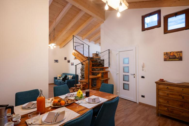 La Corte di Artemio, Ceto Ospitar