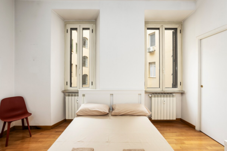  strategic apartment Metro stop  Re di Roma