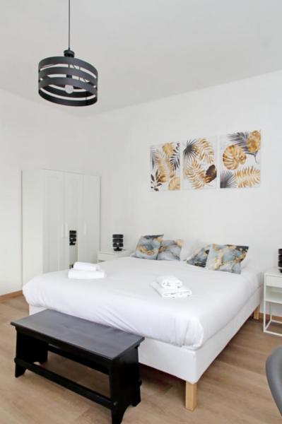 Trastevere 3 Unit A by Flatinrome
