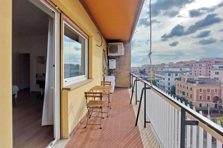 Trastevere 3 Unit A by Flatinrome