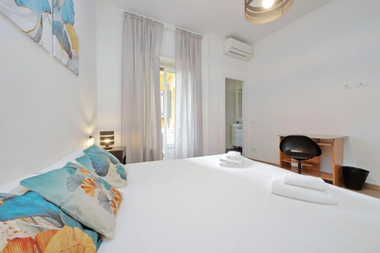 Trastevere 3 Unit B by Flatinrome