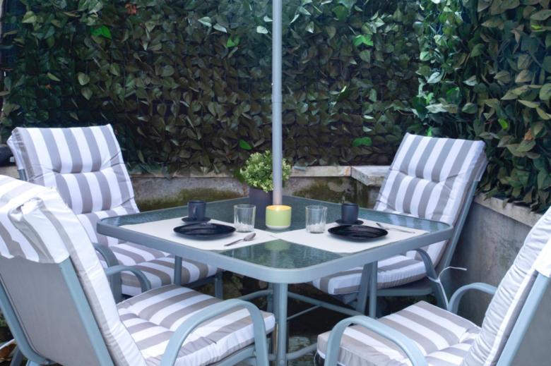 Isabella Stylish Apartment with Garden