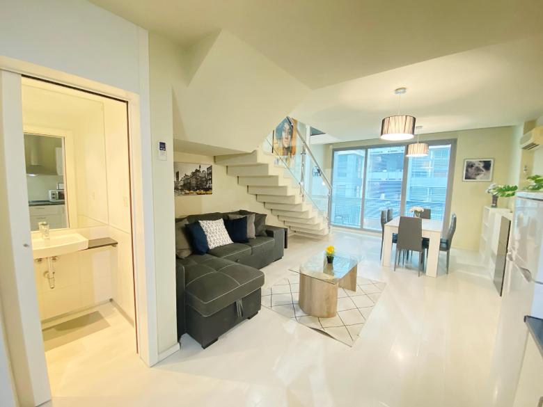 Dúplex 3 habitaciones (1 con balcón & 1 con terraza)