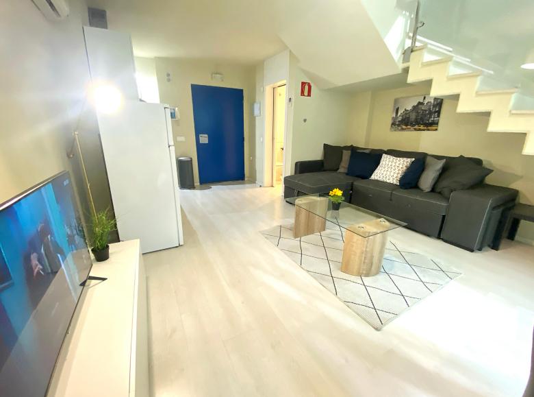 Dúplex 3 habitaciones (1 con balcón & 1 con terraza)