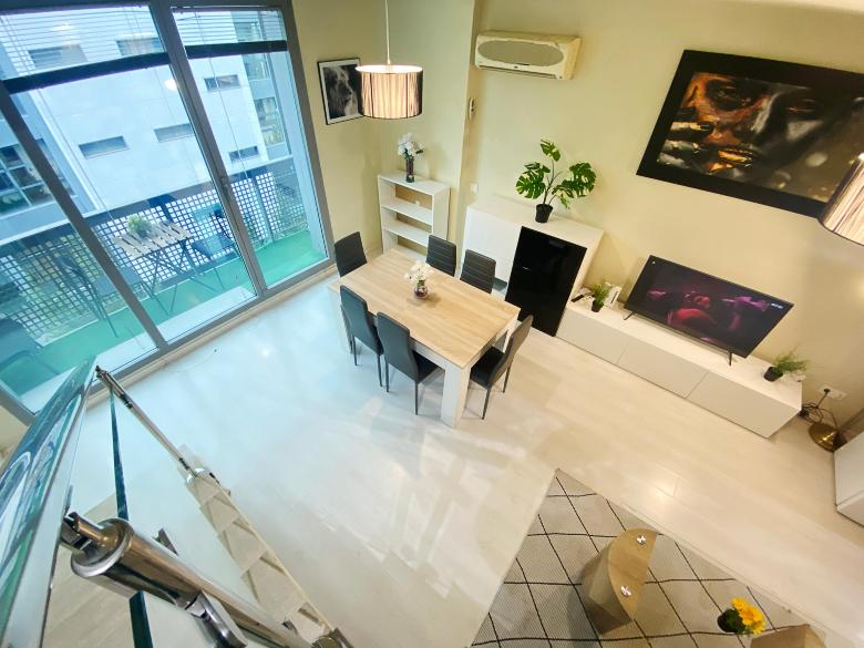 Dúplex 3 habitaciones (1 con balcón & 1 con terraza)