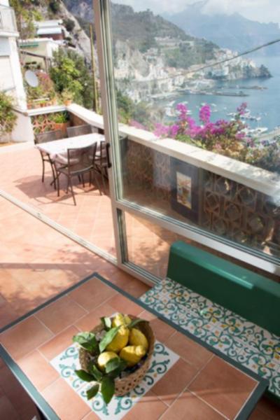 Bouganville & Sea
