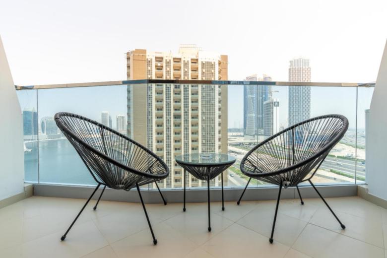 Waves Tower Studio* P2 King Balcony