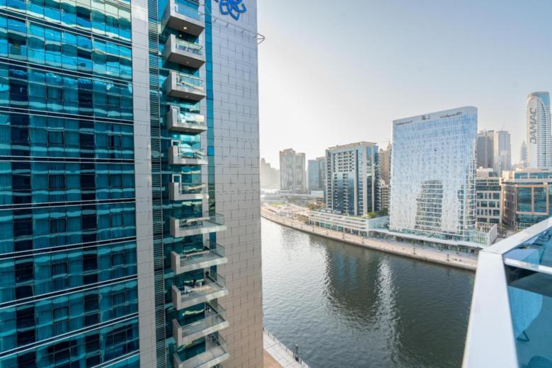 Waves Tower 1 Bd P4 Balcony