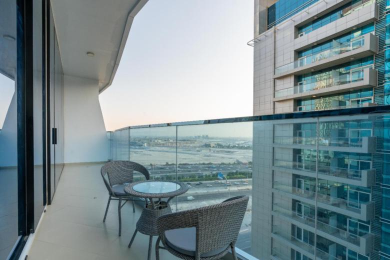 Waves Tower 1 Bd P4 Balcony