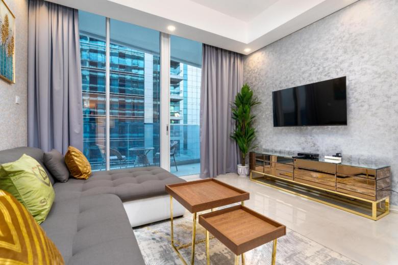 Waves Tower 1 Bd P4 Balcony