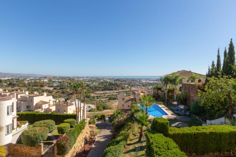  Impressive Golf Penthouse with amazing sea views