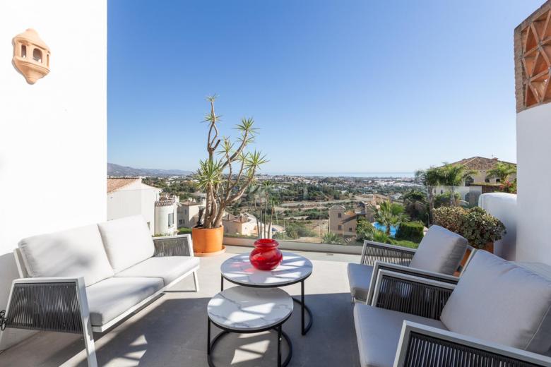  Impressive Golf Penthouse with amazing sea views