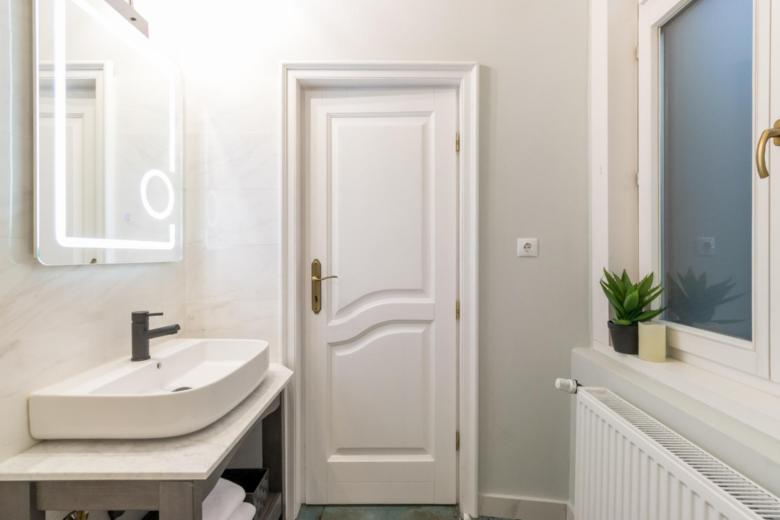 Mid City Apartments 3