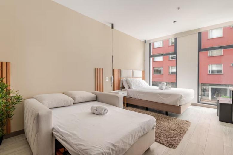 Pontina 203 · Jacuzzi edificio estilo New York Estudio de Lujo
