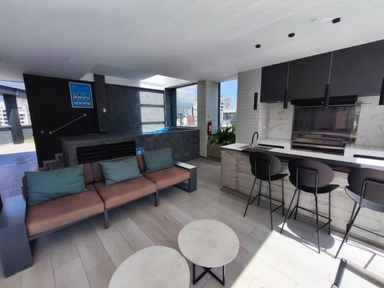 Pontina 203 · Jacuzzi edificio estilo New York Estudio de Lujo
