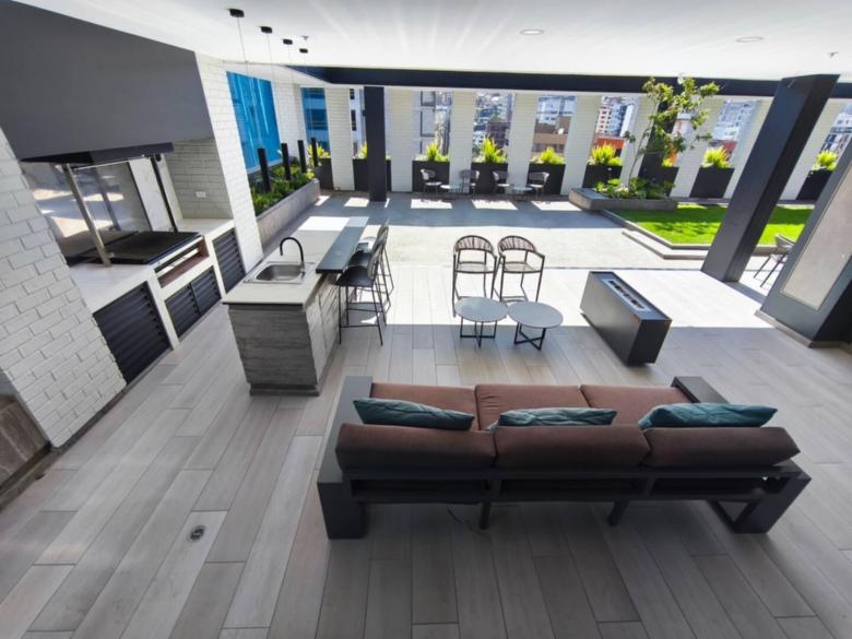 Pontina 203 · Jacuzzi edificio estilo New York Estudio de Lujo