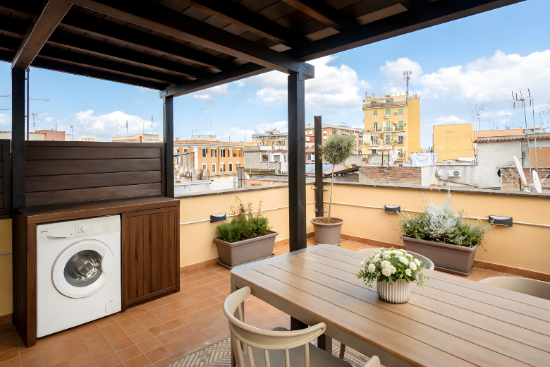 THE PIGNETO ROOFTOP SUITE – Spa & Skyline View near Metro C by RHR