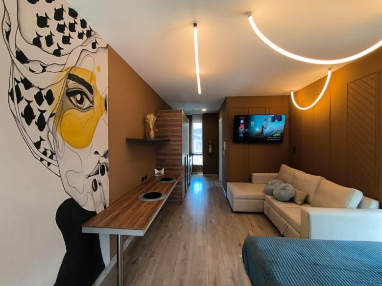 XOE i13 Studio lux para 4 Carolina Quito piso 13 Coliving