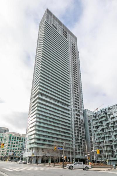Toronto. 300 Front St W 6 Floor