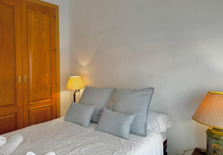 Stunning Apartment With Sea Views - EaW Home